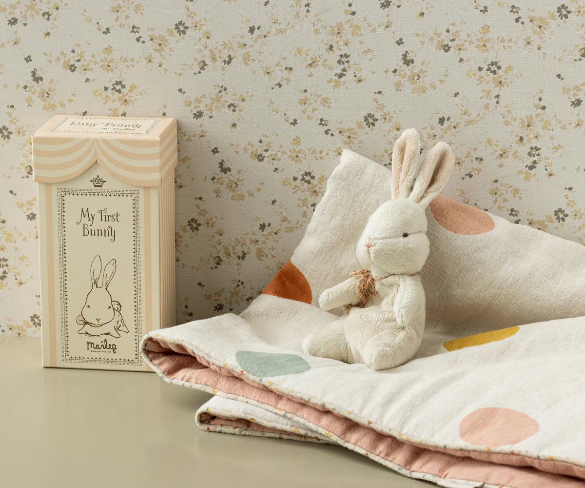 My first bunny, vit/rosa