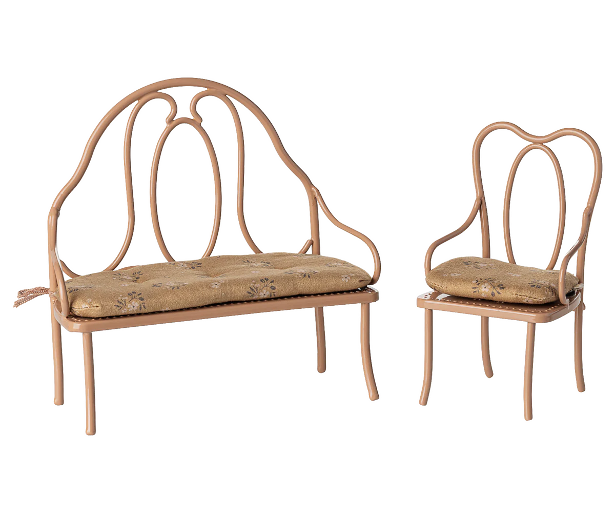 Vintage bench, dark powder