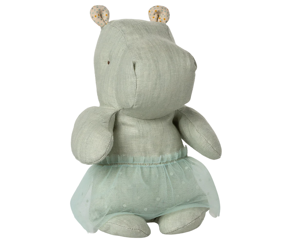 Hippo w skirt