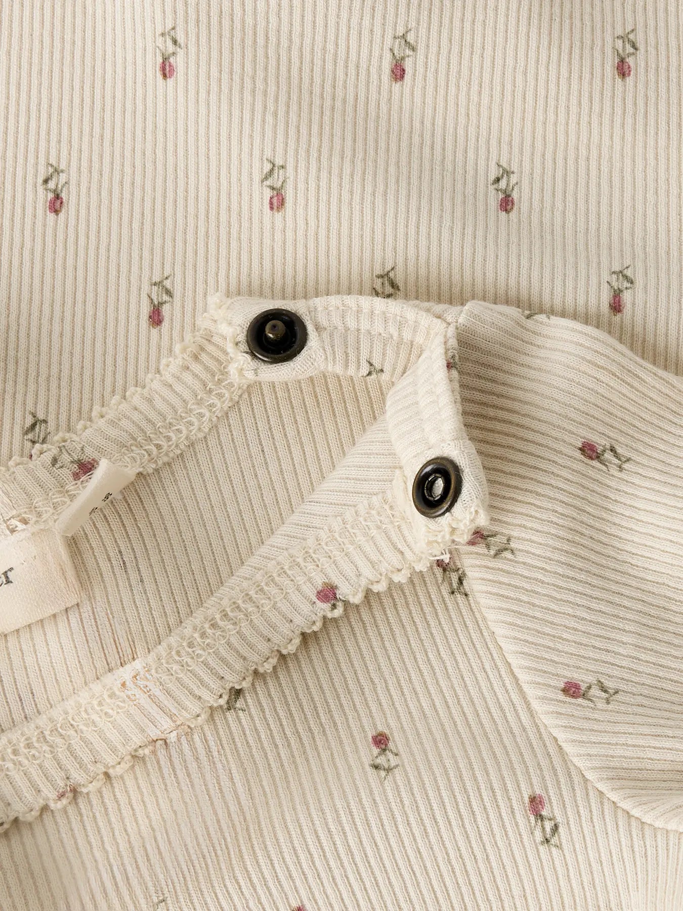 Pyjamas med blommor bebis