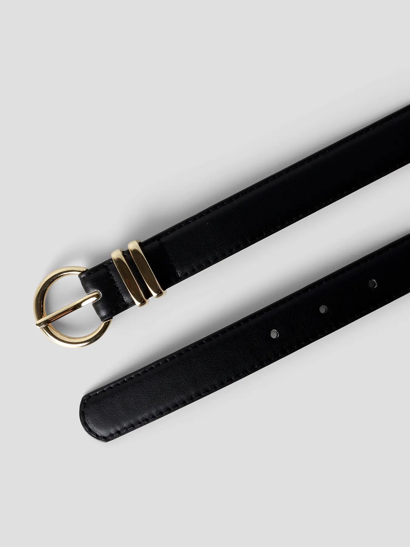 Skärp svart med guldspänne