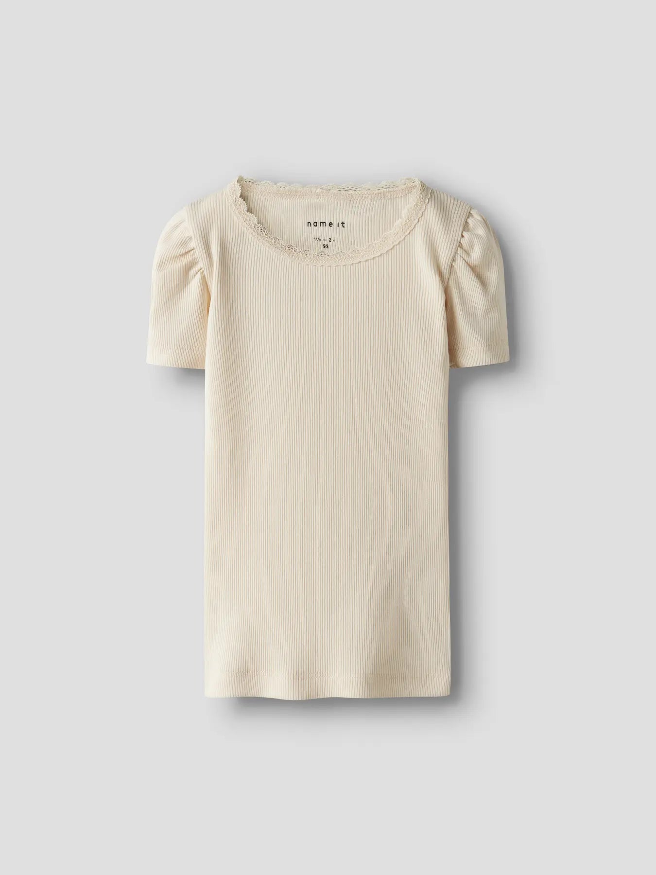 Ribbad beige topp med spets