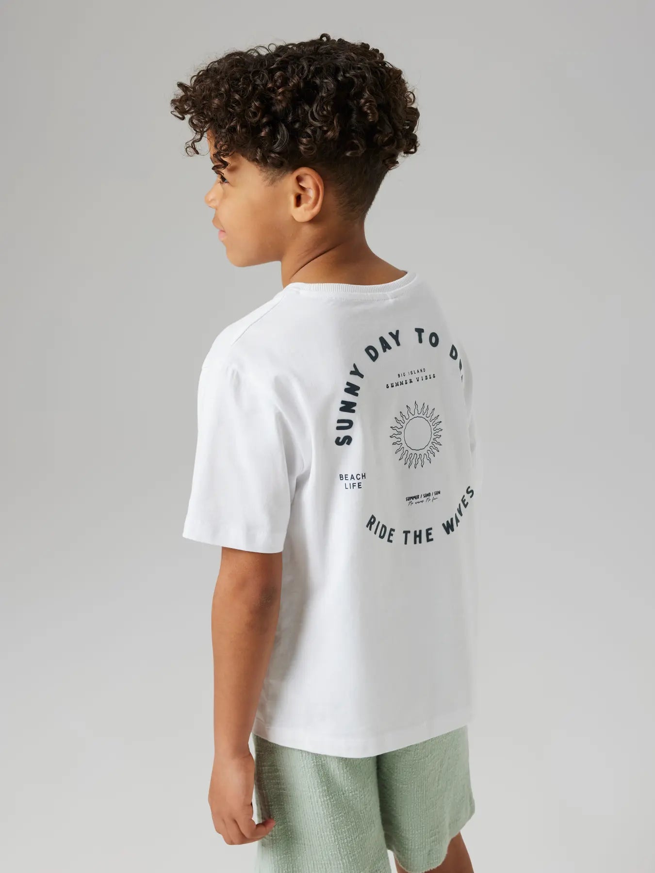 T-shirt summer vibes (2 olika färger)