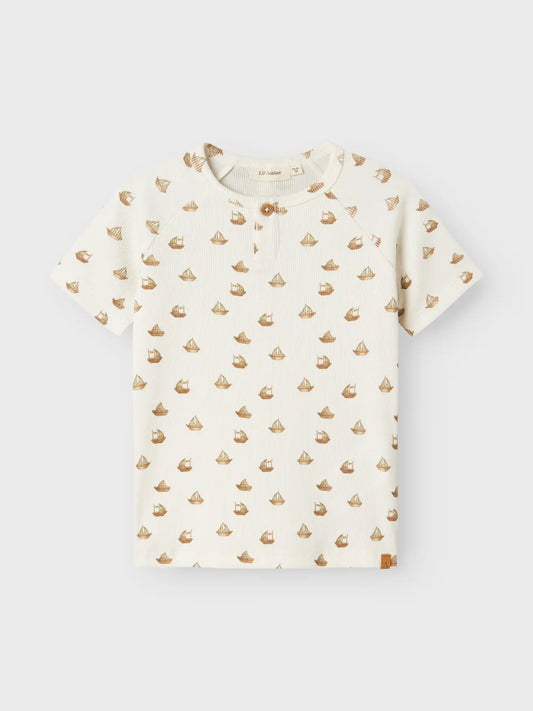 T-shirt med båtar