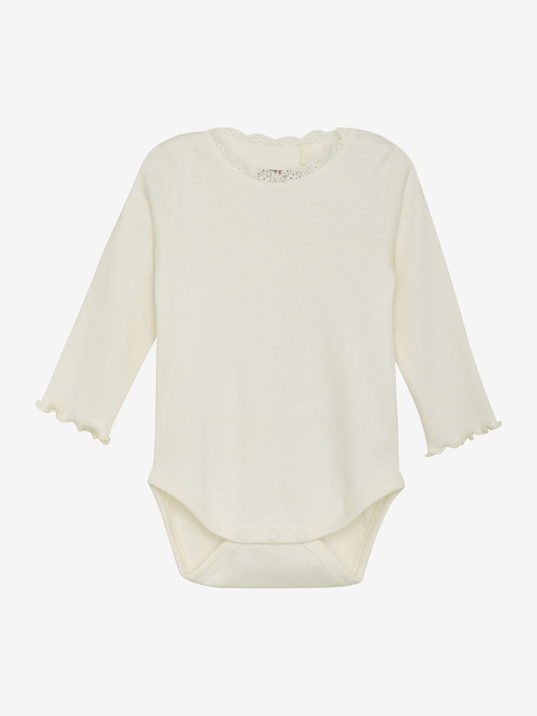 Ribbad vit body i tencel