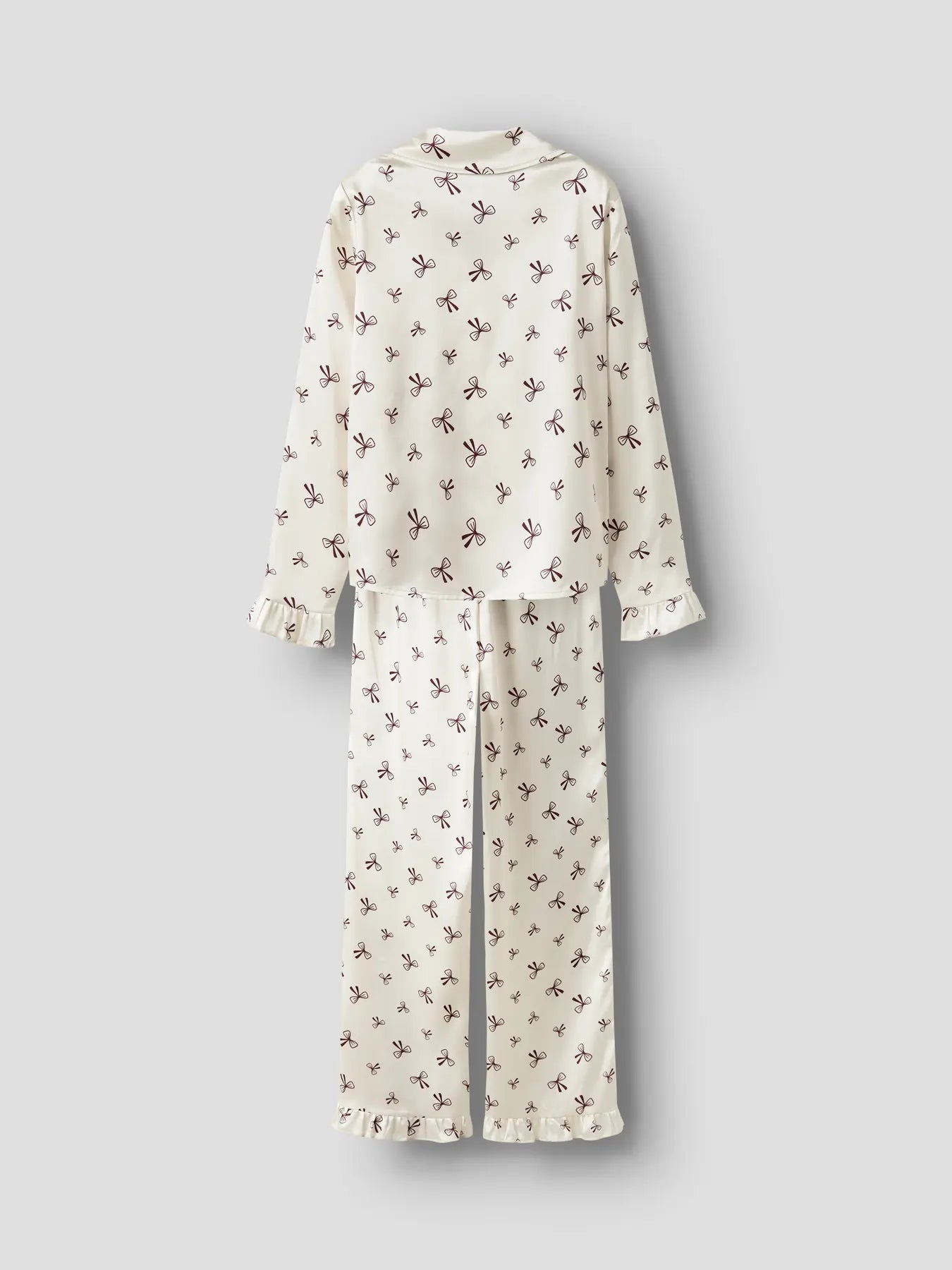 Satinpyjamas, rosetter
