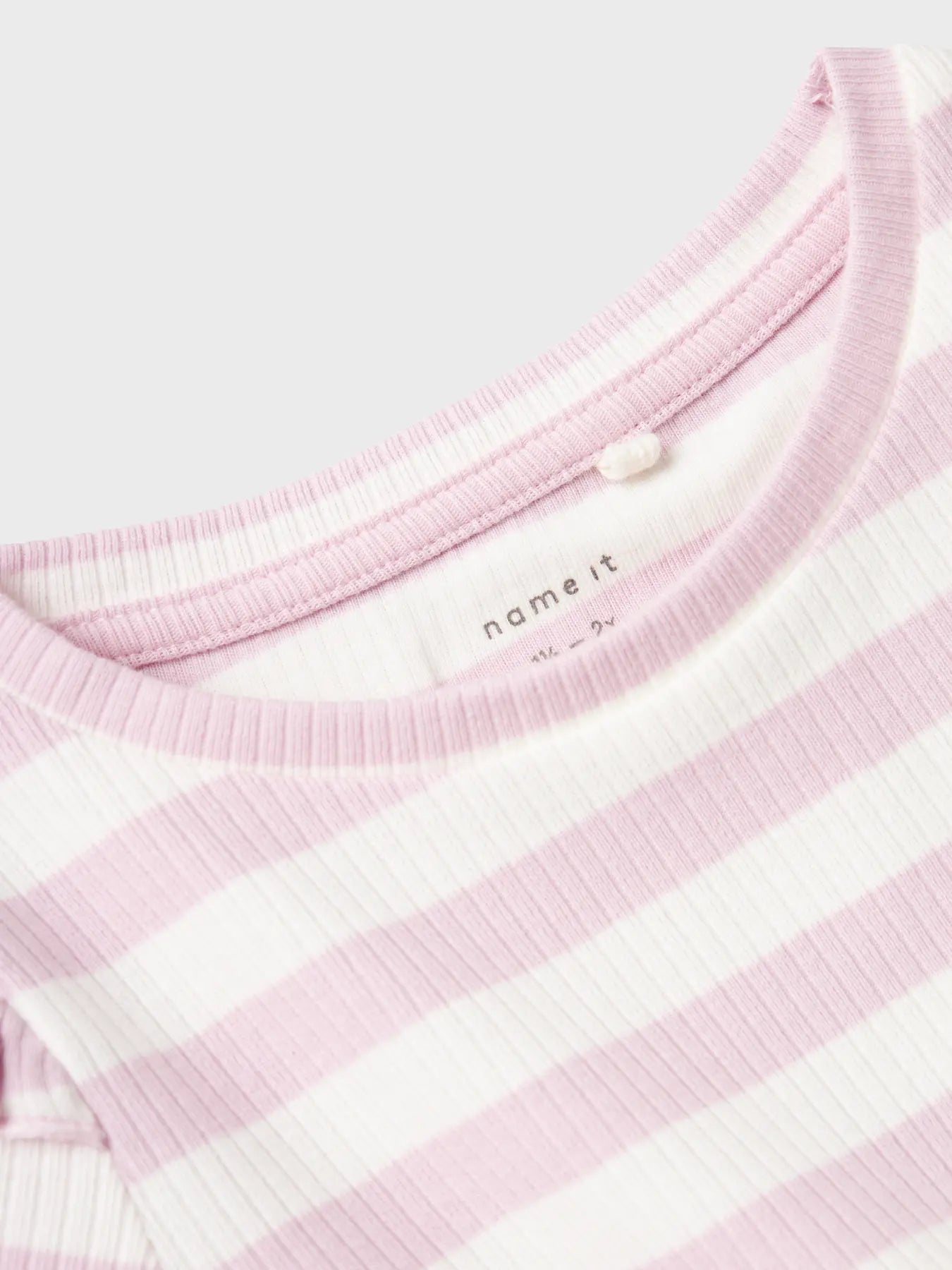 Ribbad randig tröja