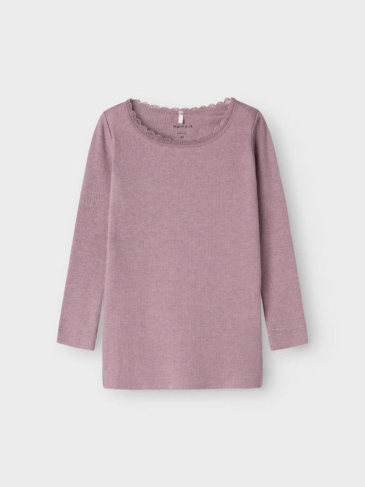 Ribbad tröja med spets