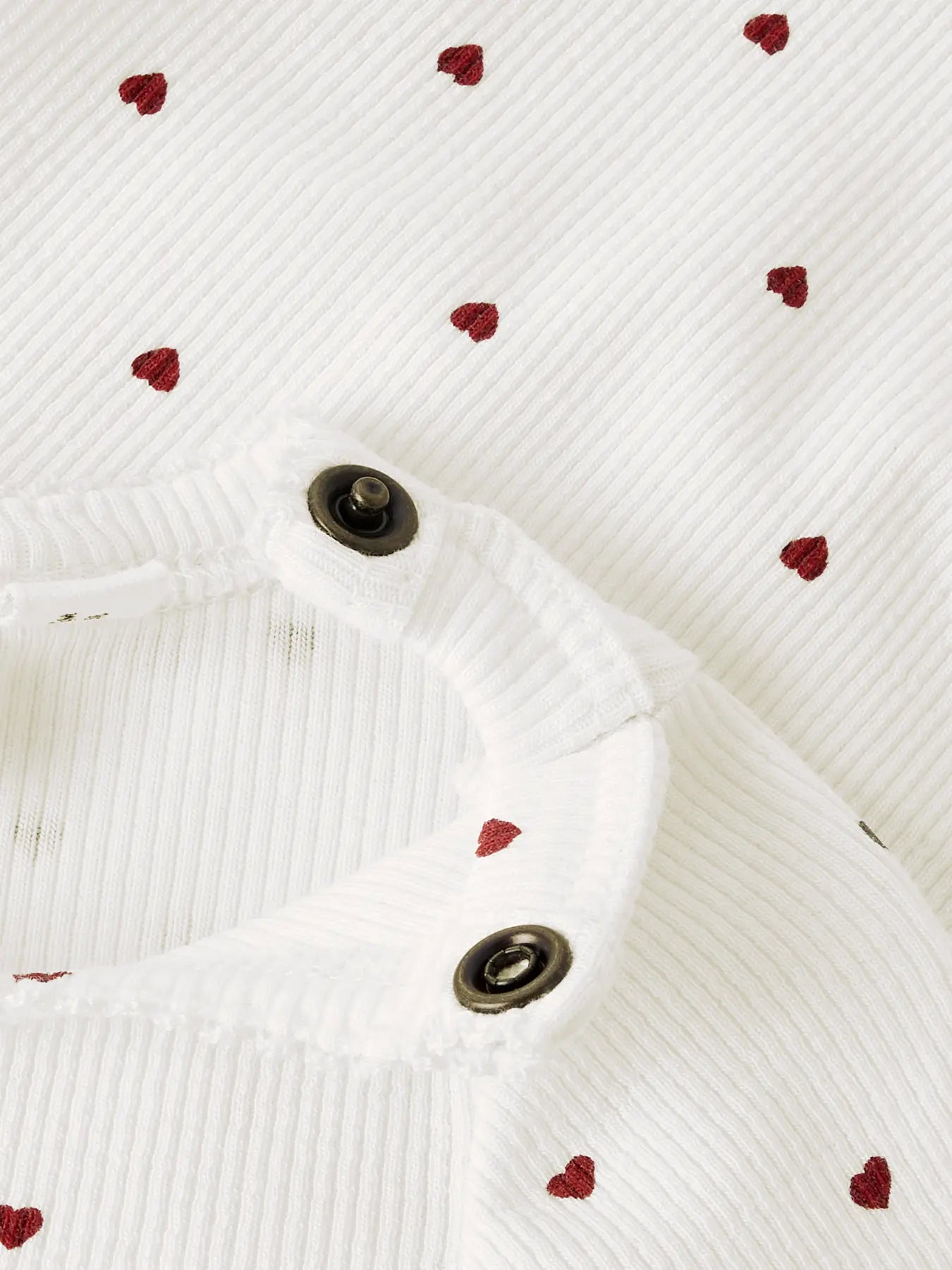 Body med röda hjärtan