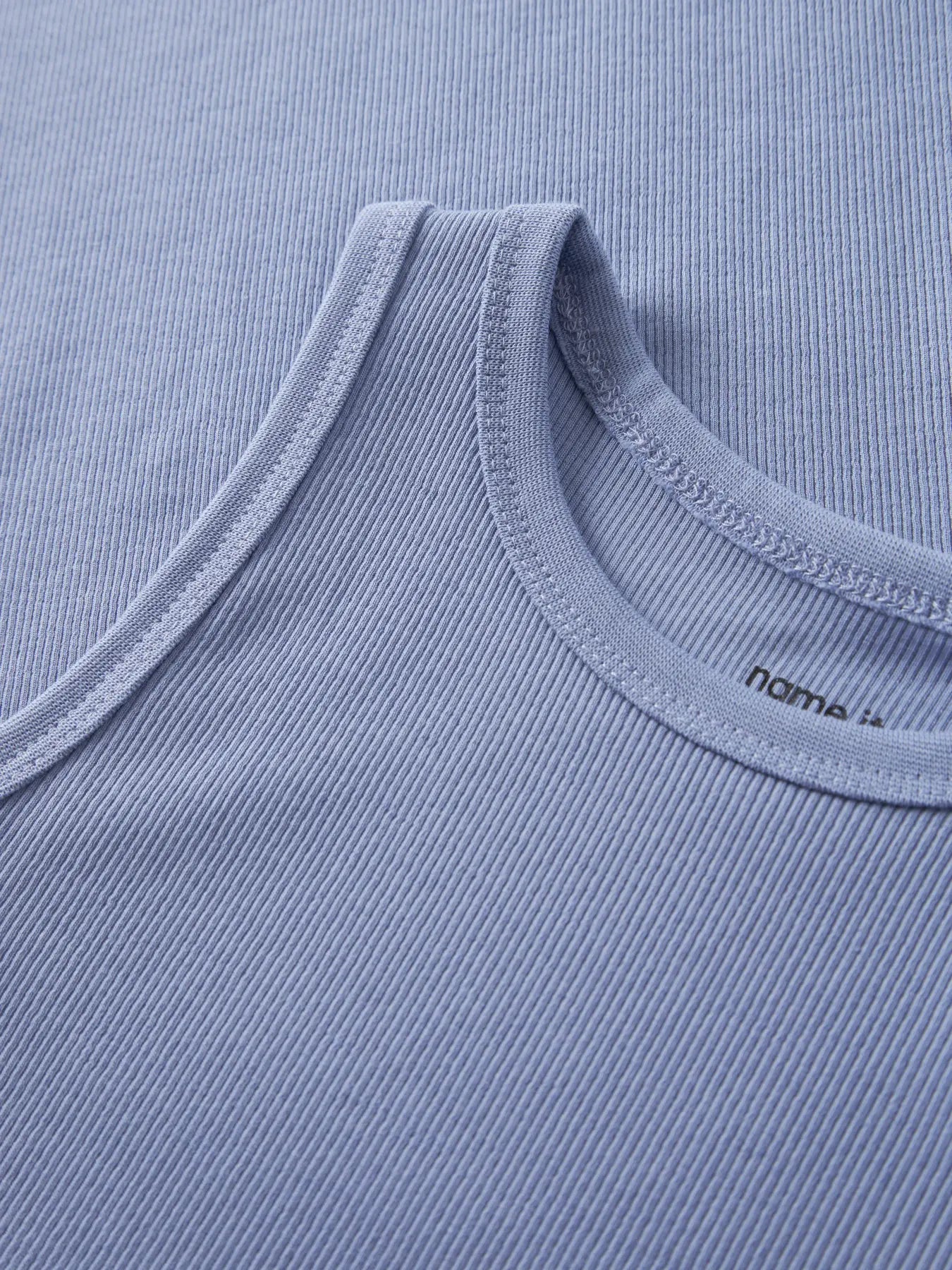 Blå ribbad klänning Nakal