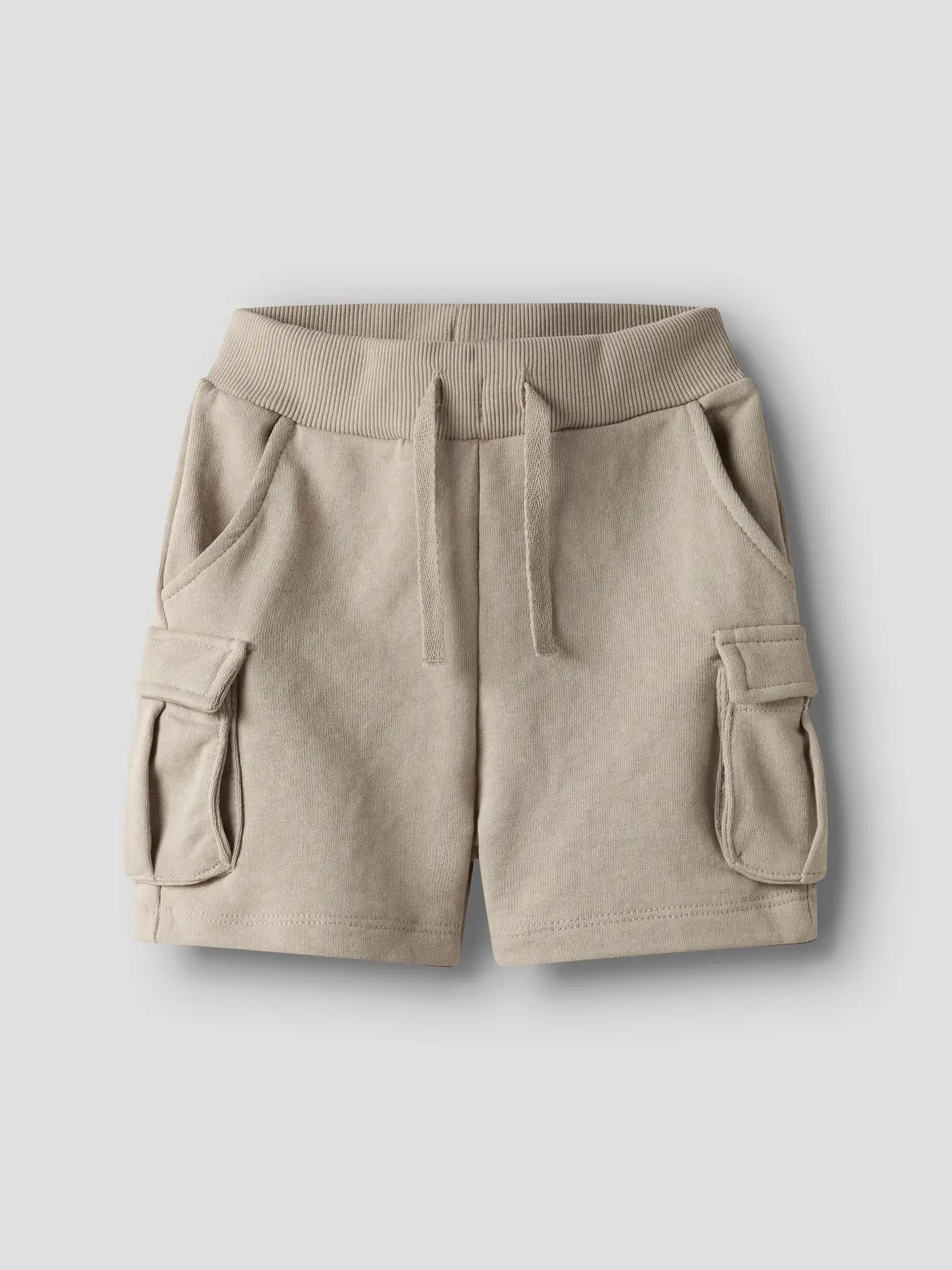Shorts med benfickor beige