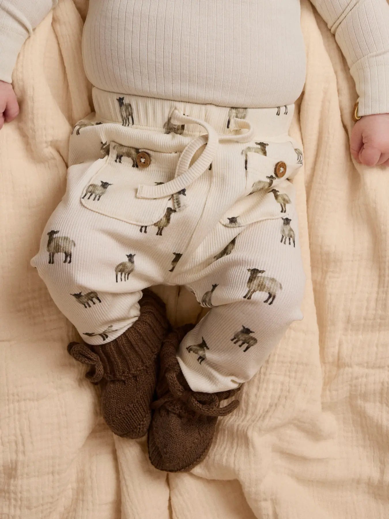 Babybyxa Gavo, lamm