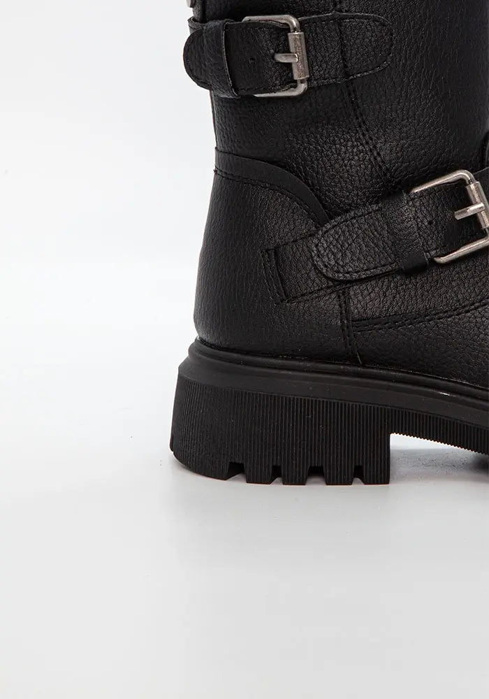 Boots black