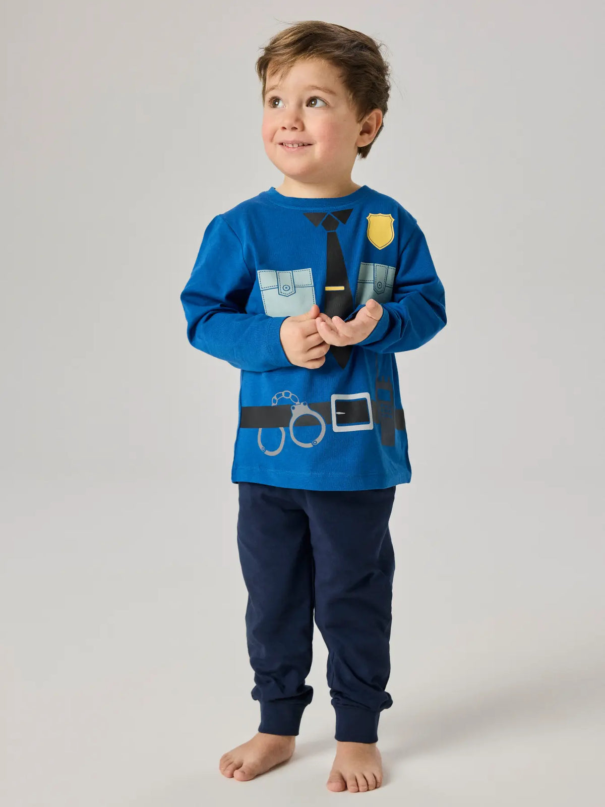 Pyjamas Rasiq, polis