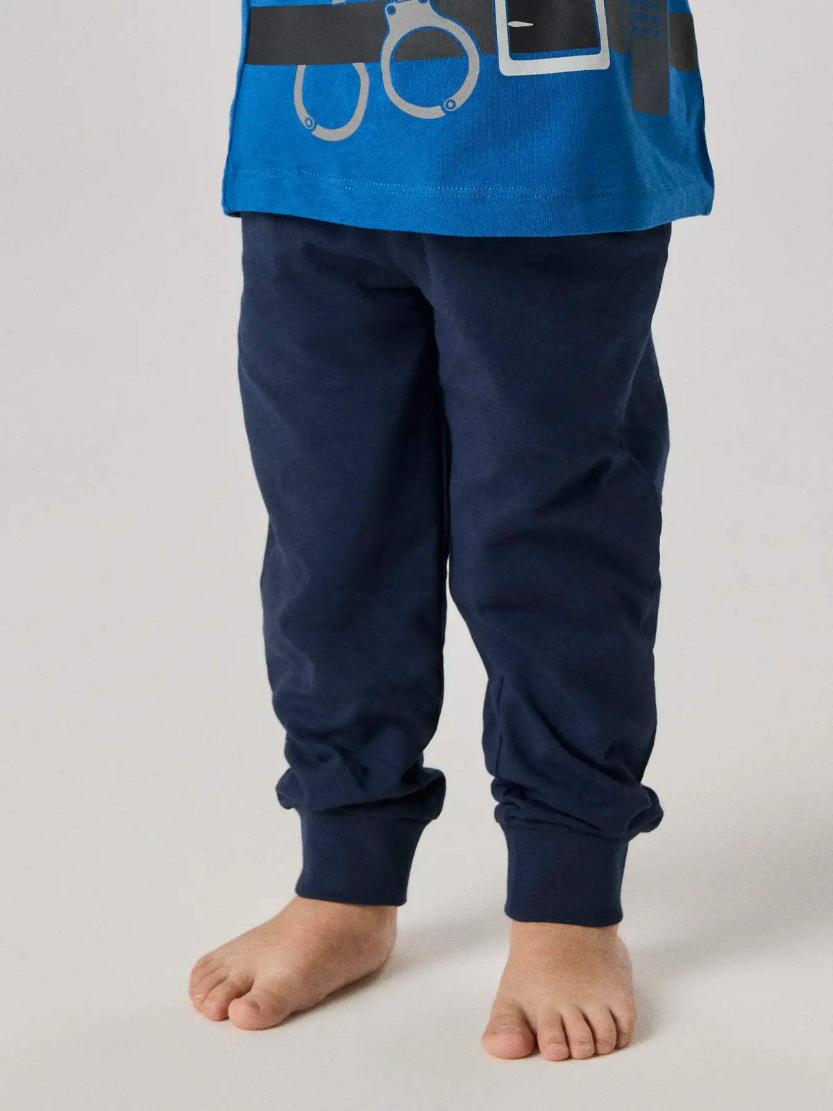 Pyjamas Rasiq, polis