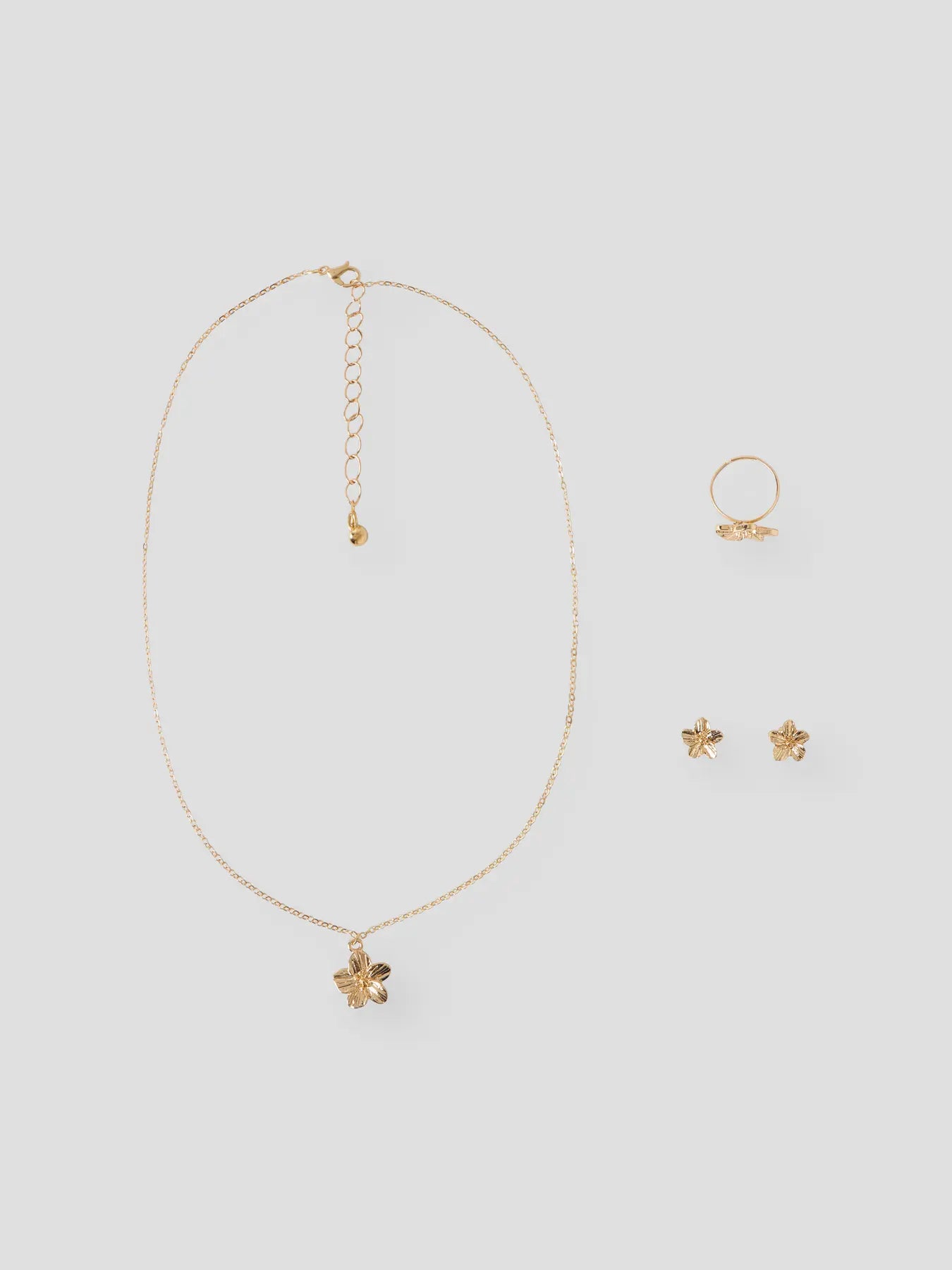 Set halsband, örhängen och ring