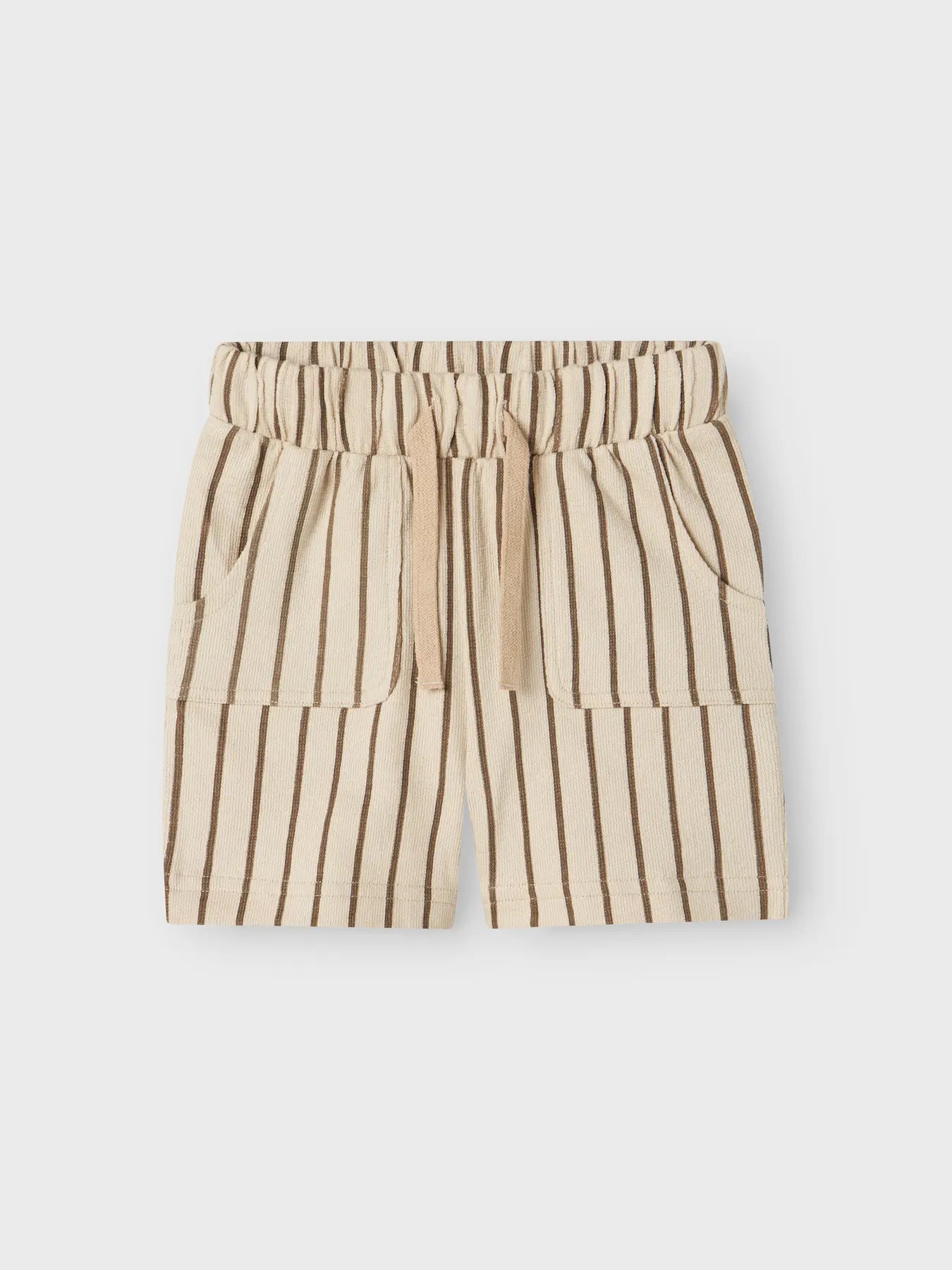 Långrandiga shorts