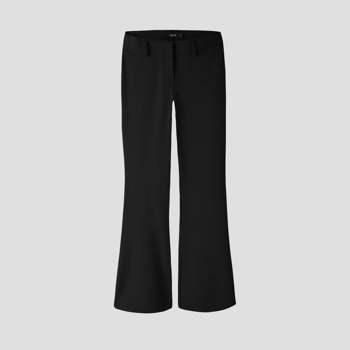 Bootcut byxa med lockfickor bak